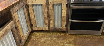 3500 sq ft barndominium, sleeps 9 guests. 3 bedrooms and 3 bath with gym. 