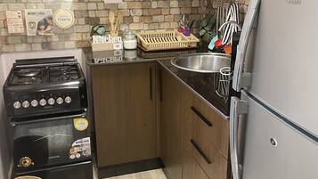 Blender, cookware/dishes/utensils