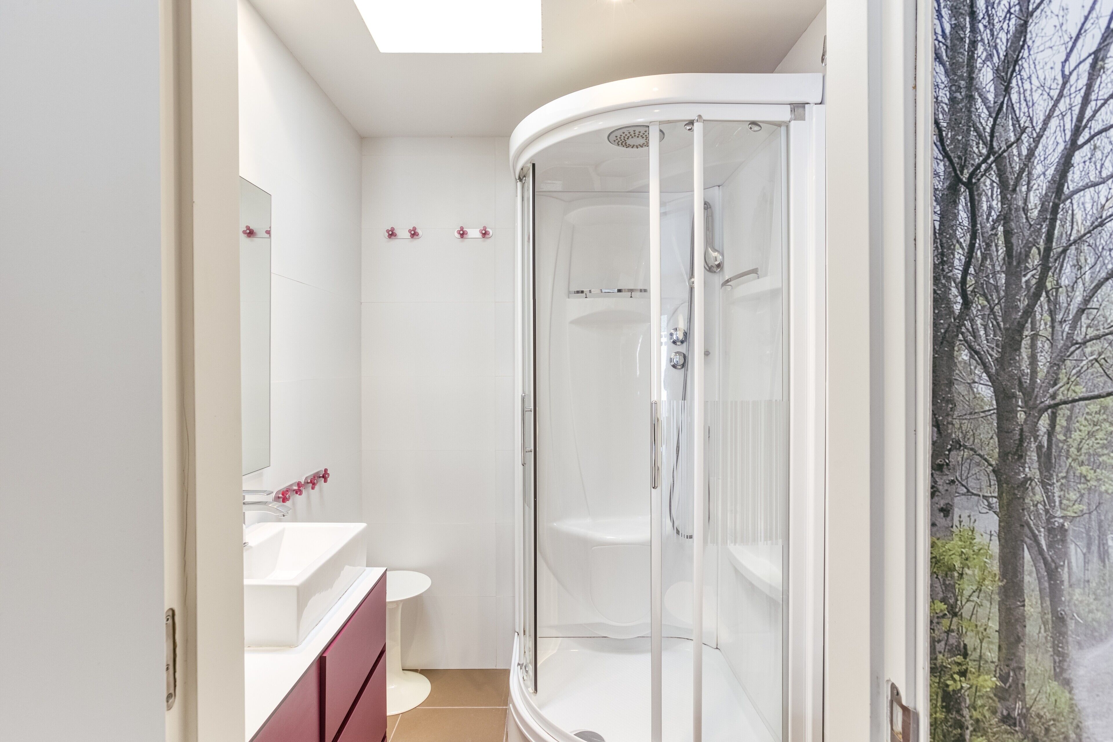Shower, towels