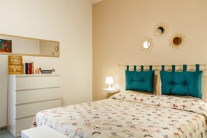 2 bedrooms, bed sheets - Apartment 'Casa Montecristo' with Air Conditioning and 50 Metres From the Sea (Castiglione della Pescaia)