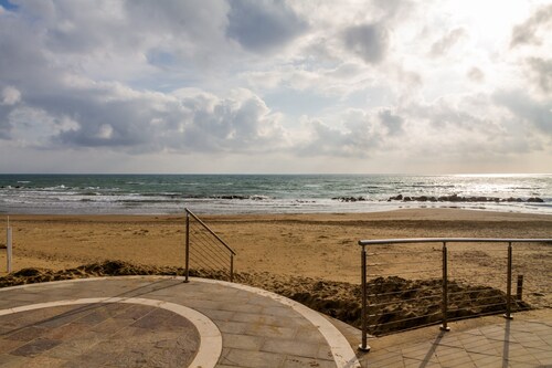 Apartment 'Casa Montecristo' with Air Conditioning, 50 Meters from the Sea