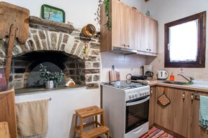 Køleskab, mikrobølgeovn, ovn, kogeplade