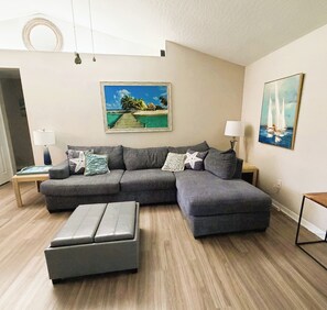 Smart TV, printers - Pelican`s Nest: 3 bedroom 2 bath (Sebastian)