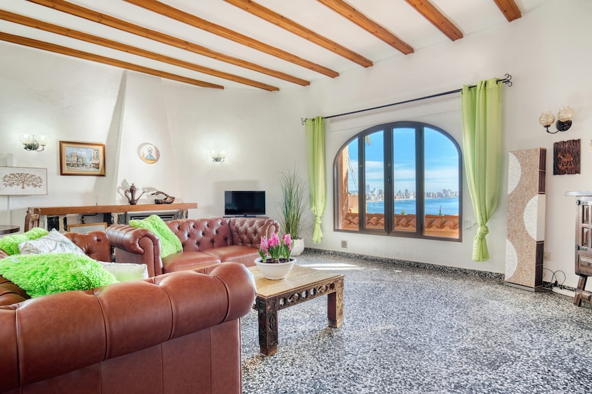 Villa "Bodine" Con Vistas Al Mar, Piscina Compartida Y Wifi - Calp