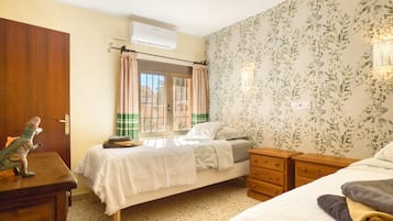 2 bedrooms, free WiFi, bed sheets