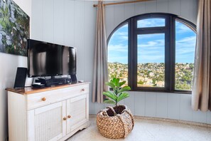 Interior - Holiday Apartment "Charissa" with Sea View, Shared Pool & Wi-Fi (Calpe)