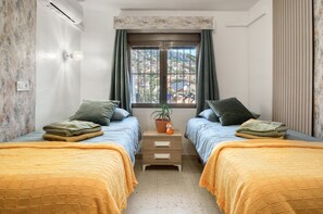 2 bedrooms, free WiFi, bed sheets - Holiday Apartment "Charissa" with Sea View, Shared Pool & Wi-Fi (Calpe)