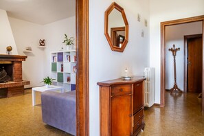 Interior - Apartment 'Villa Rodolfo' with Private Terrace, Private Garden and Air Conditioning (Castiglione della Pescaia)