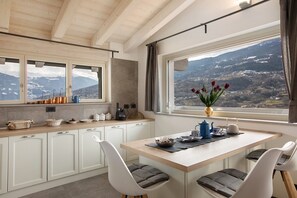 Dining - Apartment 'Residence Soleluna - Loft Sirio' with Mountain View and Private Terrace (Roisan)