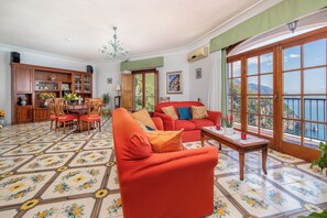 Hus – exclusive | Oppholdsområde