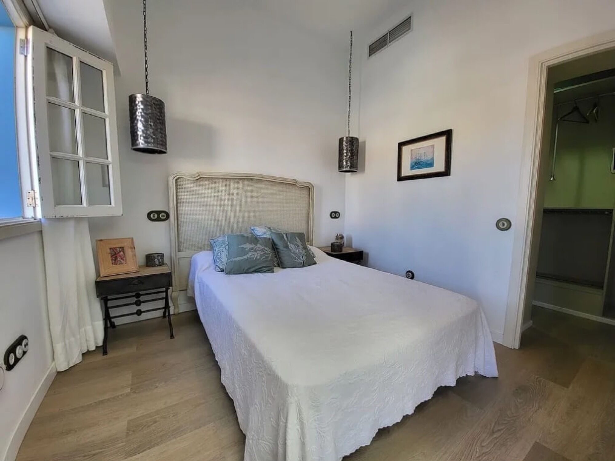 2 chambres, fer et planche à repasser, Wi-Fi gratuit, draps fournis