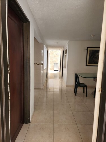 Apartamento Amoblado Amplio de 4 Habitaciones Segundo Piso - Ubicación Central