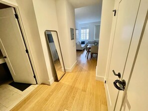 Interior - Cozy 2 Bedroom on Wall Street (New York)
