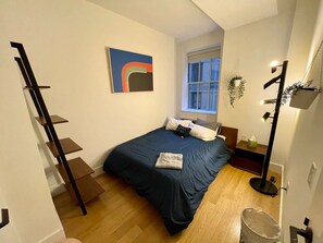 2 bedrooms, travel cot, WiFi, bed sheets