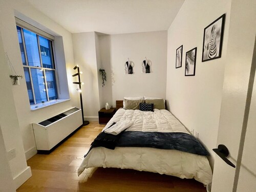 Cozy 2 Bedroom on Wall Street