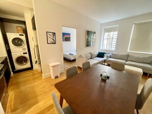 Interior - Cozy 2 Bedroom on Wall Street (New York)