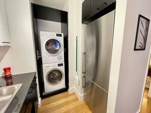 Interior - Cozy 2 Bedroom on Wall Street (New York)