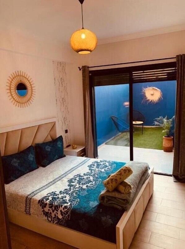 1 habitación, tabla de planchar con plancha, wifi y ropa de cama