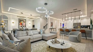 Stereoanlegg og kontorer