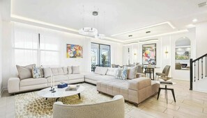 Stereoanlegg og kontorer