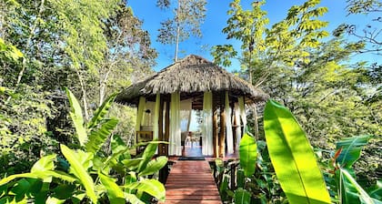 Open Cabin in the Jungle, sea View, Campfire and Breakfast