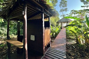 Property grounds - Open Cabin in the Jungle, sea View, Campfire and Breakfast (Punto Jimenez)
