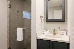 Hair dryer, towels - Spacious Waterfront Home on Long Lake (Traverse City)