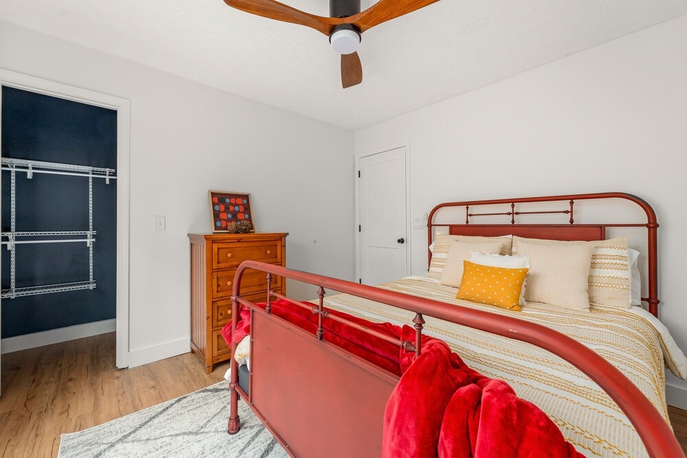 Solitude at Willow... Custom Designed on two acres 7 minutes drive to