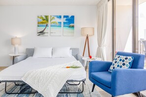 1 bedroom, iron/ironing board, free WiFi, bed sheets - Diamond Head View Condo, Steps to Beach + Parking! (Honolulu)