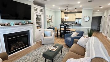 Smart TV, fireplace