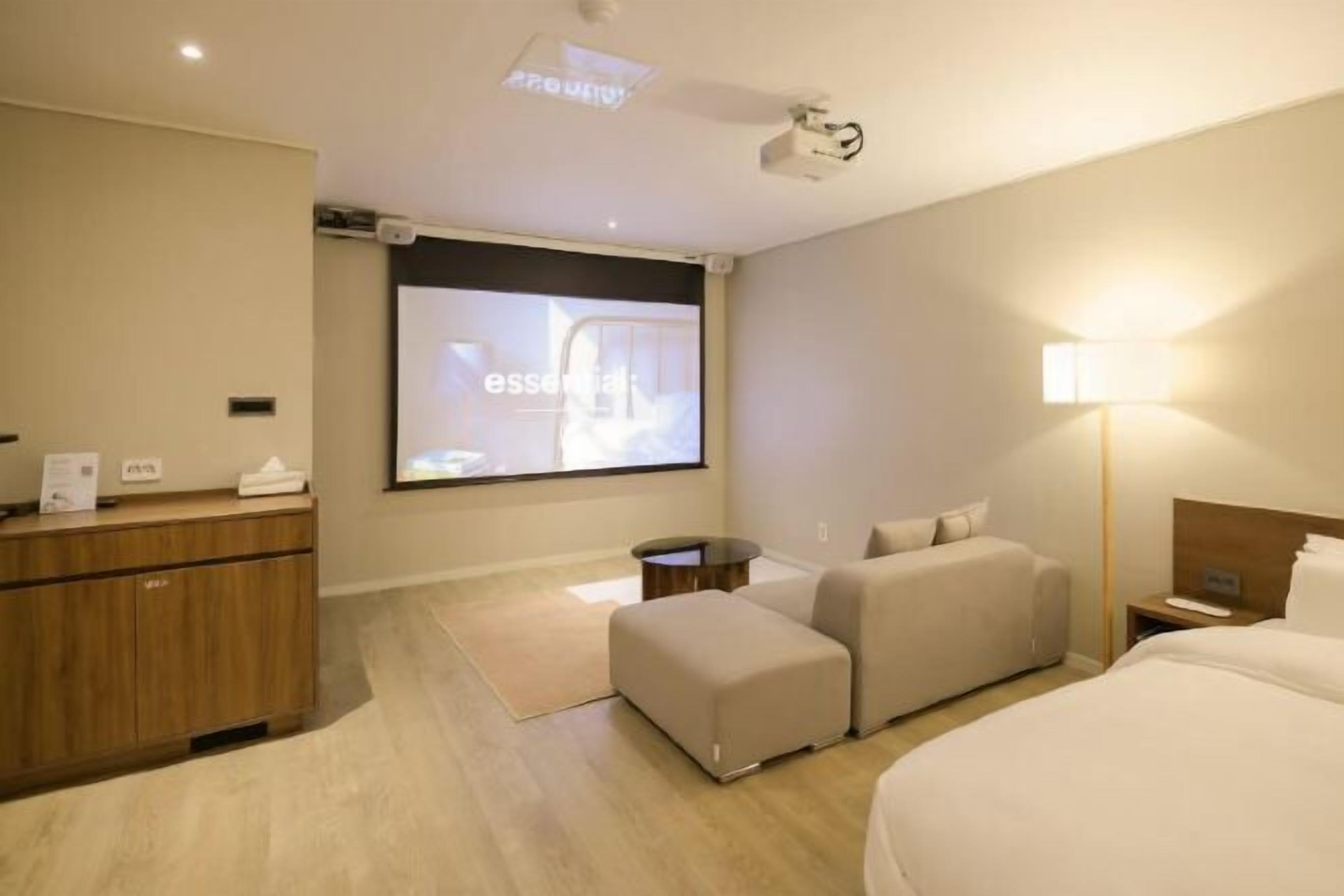 Decoración personalizada, muebles diferentes y wifi gratis 