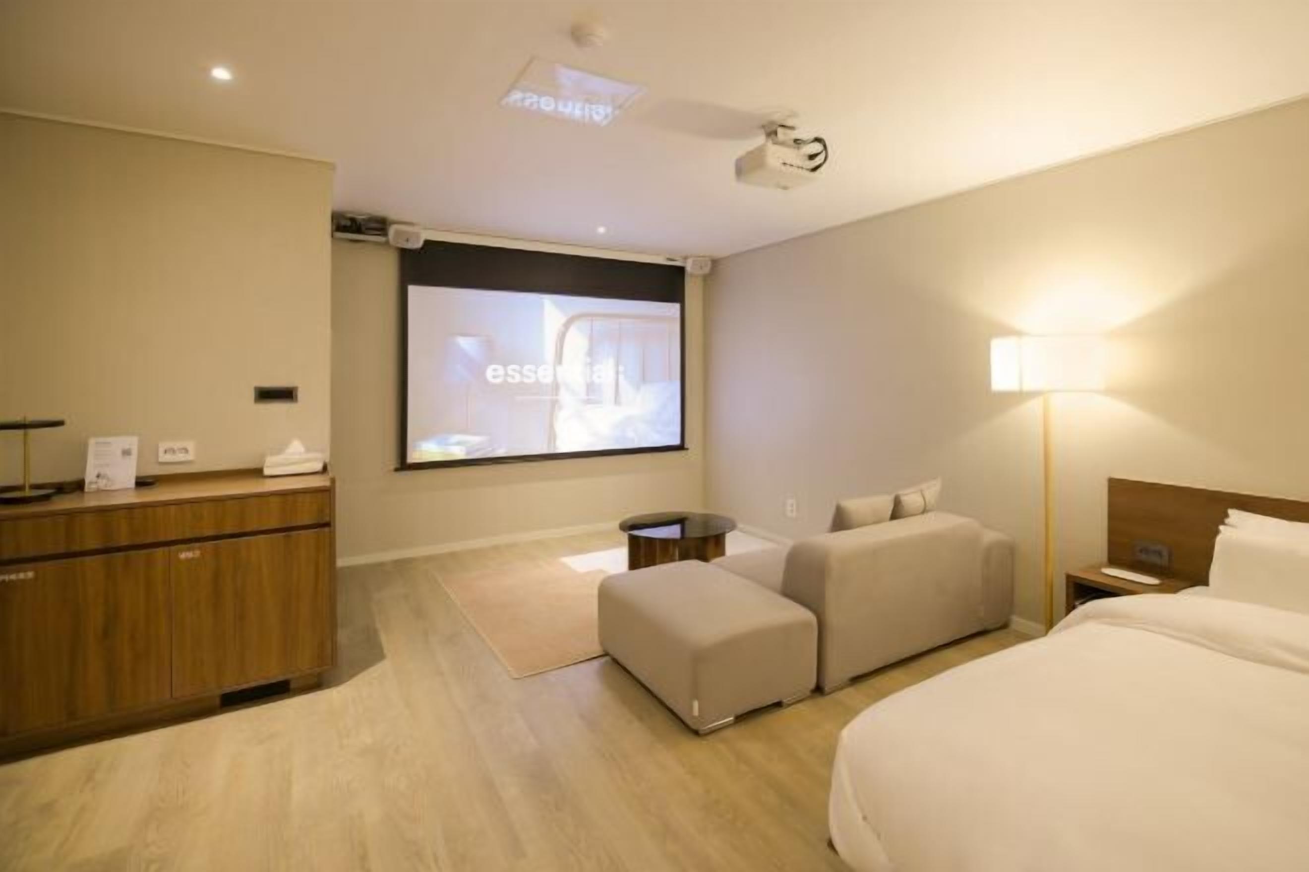 Decoración personalizada, muebles diferentes y wifi gratis 