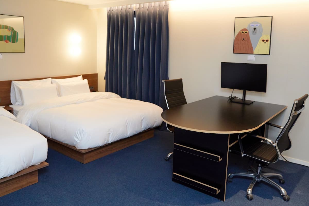 Quarto urbano | Individualmente decorados, individualmente mobiliados, Wi-Fi de cortesia