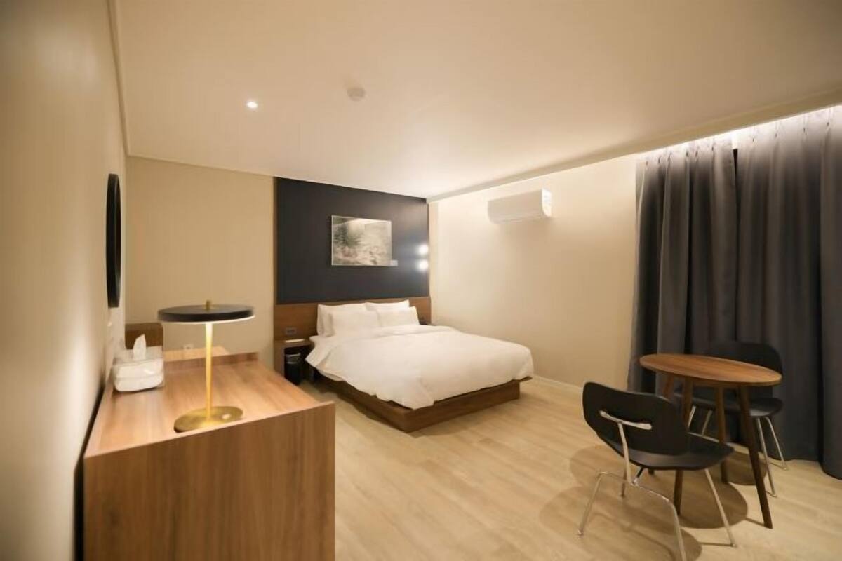 1 phòng ngủ, trang trí khác biệt