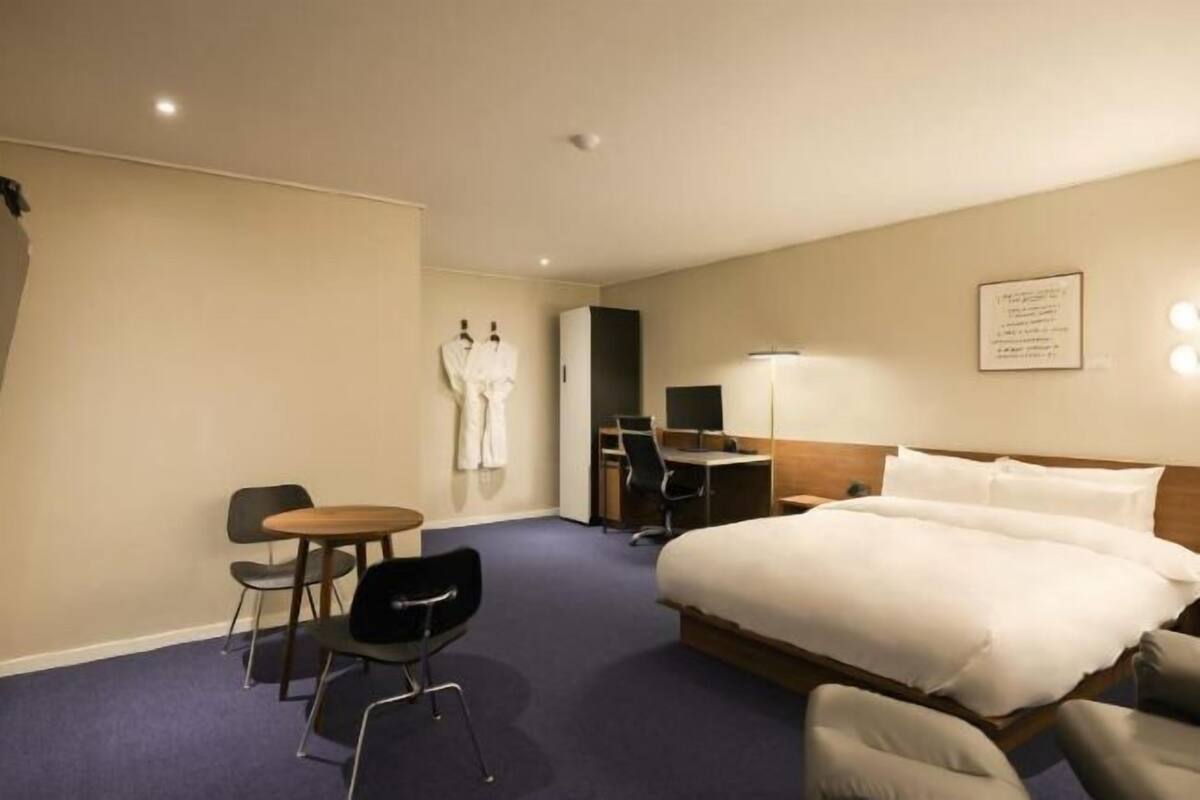 1 phòng ngủ, trang trí khác biệt