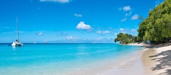 Stunning New 3-bed Villa 2 Mins to Beach - Coral House