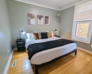 3 bedrooms, WiFi - Mesaba 3 Lake View | Historic Condo (Duluth)