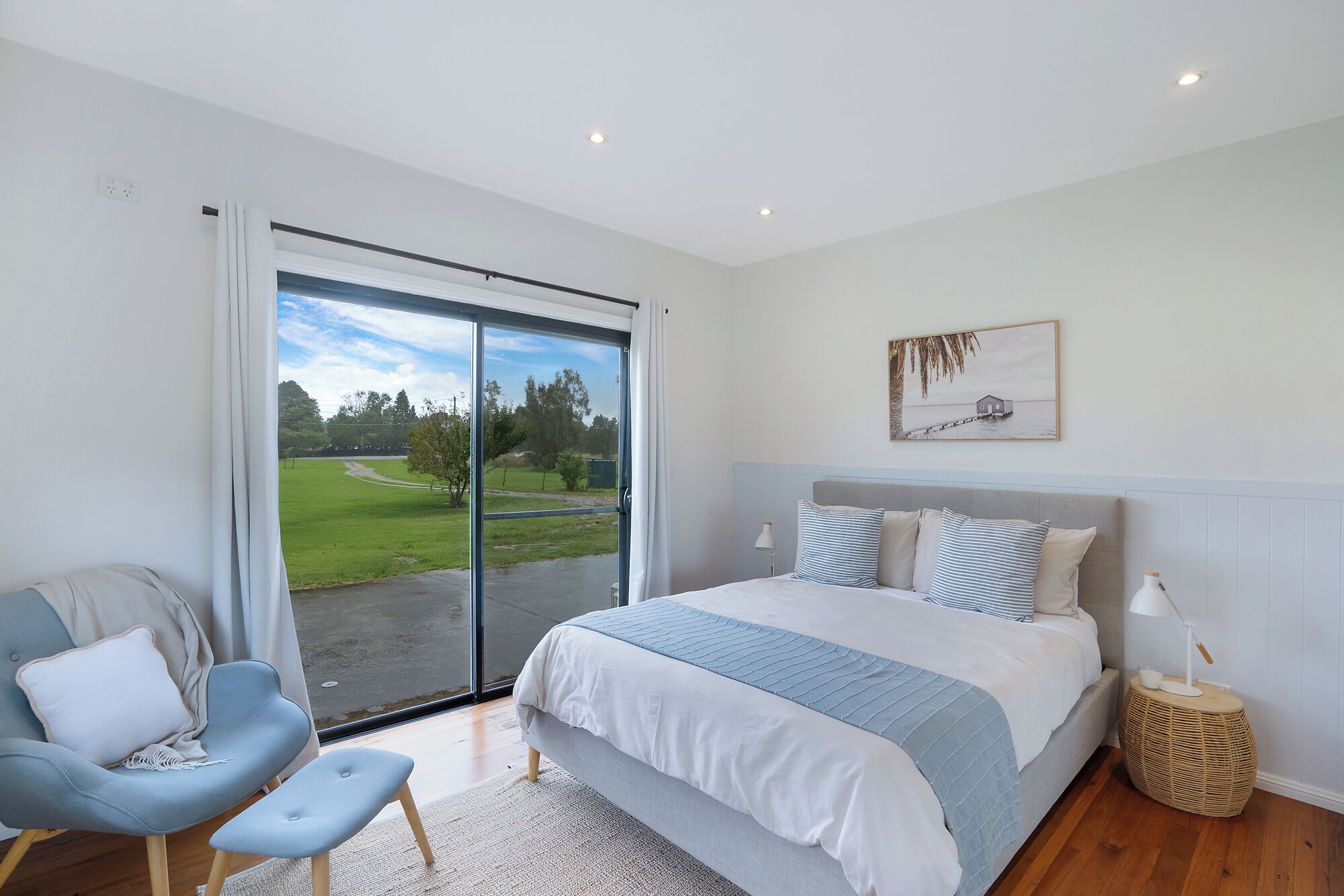 5 bedrooms, WiFi, bed sheets