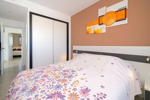 2 bedrooms, iron/ironing board, free WiFi, bed sheets