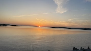 Näkymä rannalle/valtamerelle