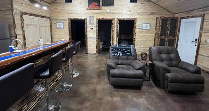 Minutes away from one of the greatest crappie fishing lakes in the world