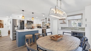 Unclassified image, 4 of 50, button - Horizons West - Beautiful 2 bedroom Bayside Villa F-7 (Sarasota)