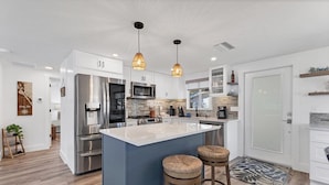 Unclassified image, 5 of 50, button - Horizons West - Beautiful 2 bedroom Bayside Villa F-7 (Sarasota)