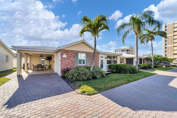 Unclassified image, 1 of 48, button