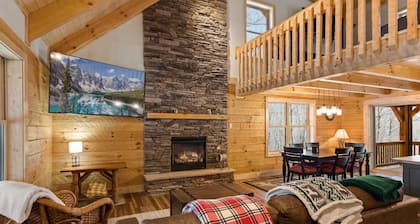 Cozy Rustic Cabin on Sugar Mountain