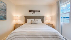 4 slaapkamers, een strijkplank/strijkijzer, internet, beddengoed