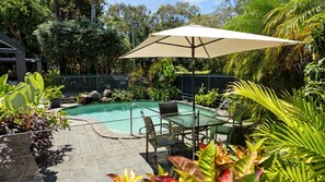 Pool - Villa Le Miramar Perfect for your Pooch Holiday (Noosa)