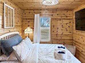 2 bedrooms, WiFi, bed sheets