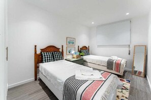 2 bedrooms, iron/ironing board, internet, bed sheets