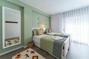 2 chambres, fer et planche à repasser, accès Internet, draps fournis